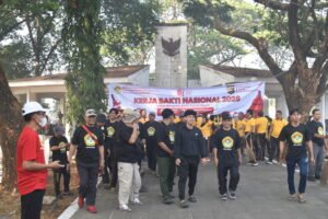 Sambut HUT ke-81 RI, LDII Sulsel dan SPN Batua Gelar Kerja Bakti Nasional di TMP Panaikang
