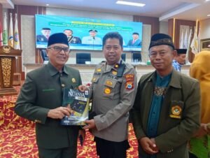 Bangun Sinergi dengan Polri, Ketua LDII Luwu Timur Serahkan Majalah Nuansa Persada kepada Wakapolres