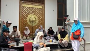 Dukung GEBER MAS Kemenag, Warga LDII Nuha Rutin Bersih-Bersih Masjid Al-Fattah
