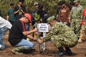LDII Sulsel Tanam 1.000 Lebih Bibit Mangrove di Lantebung, Dorong Kolaborasi Pelestarian Lingkungan